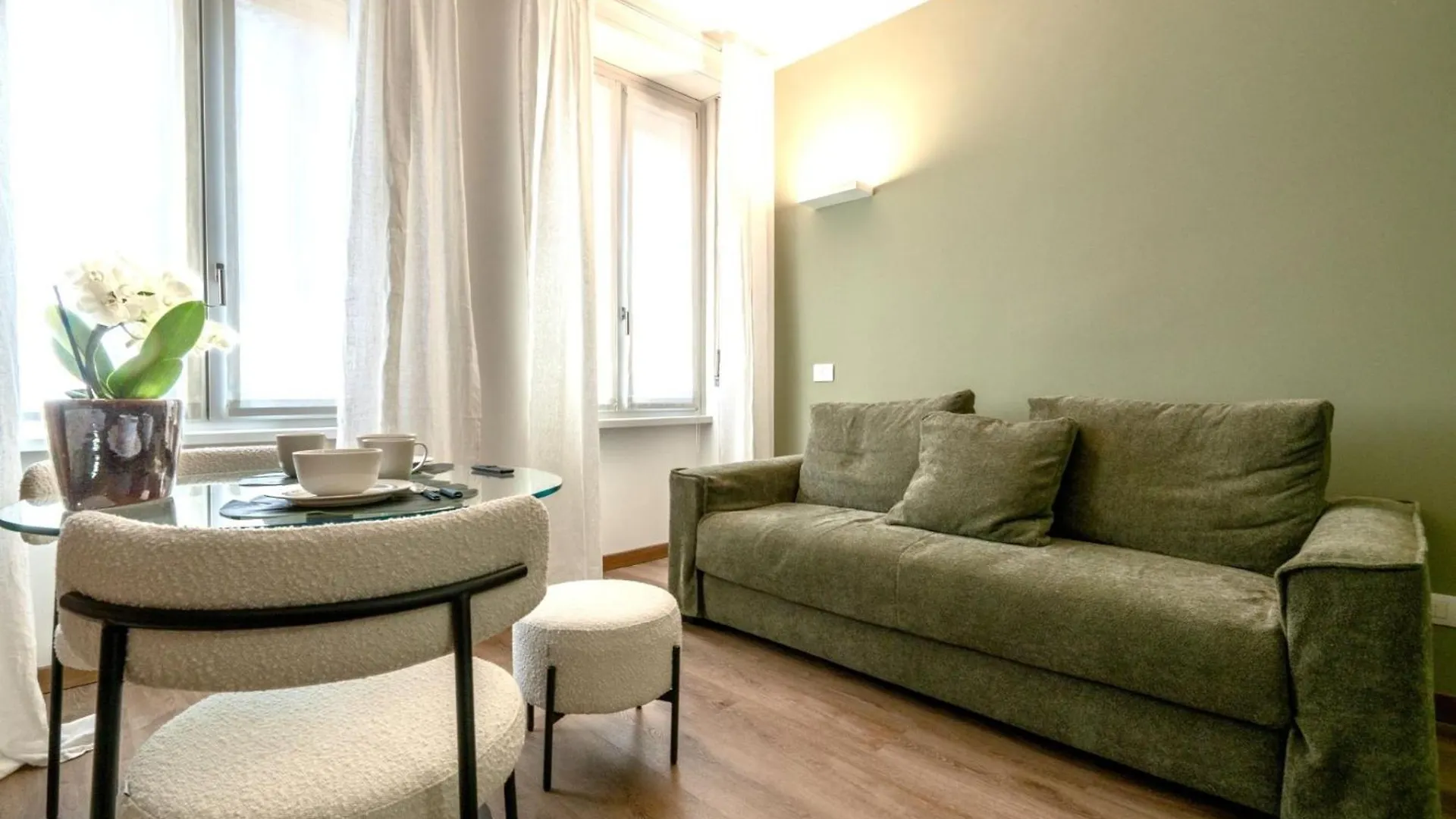 Jada Monforte- Exclusive Apt In The Heart Of The City Милан