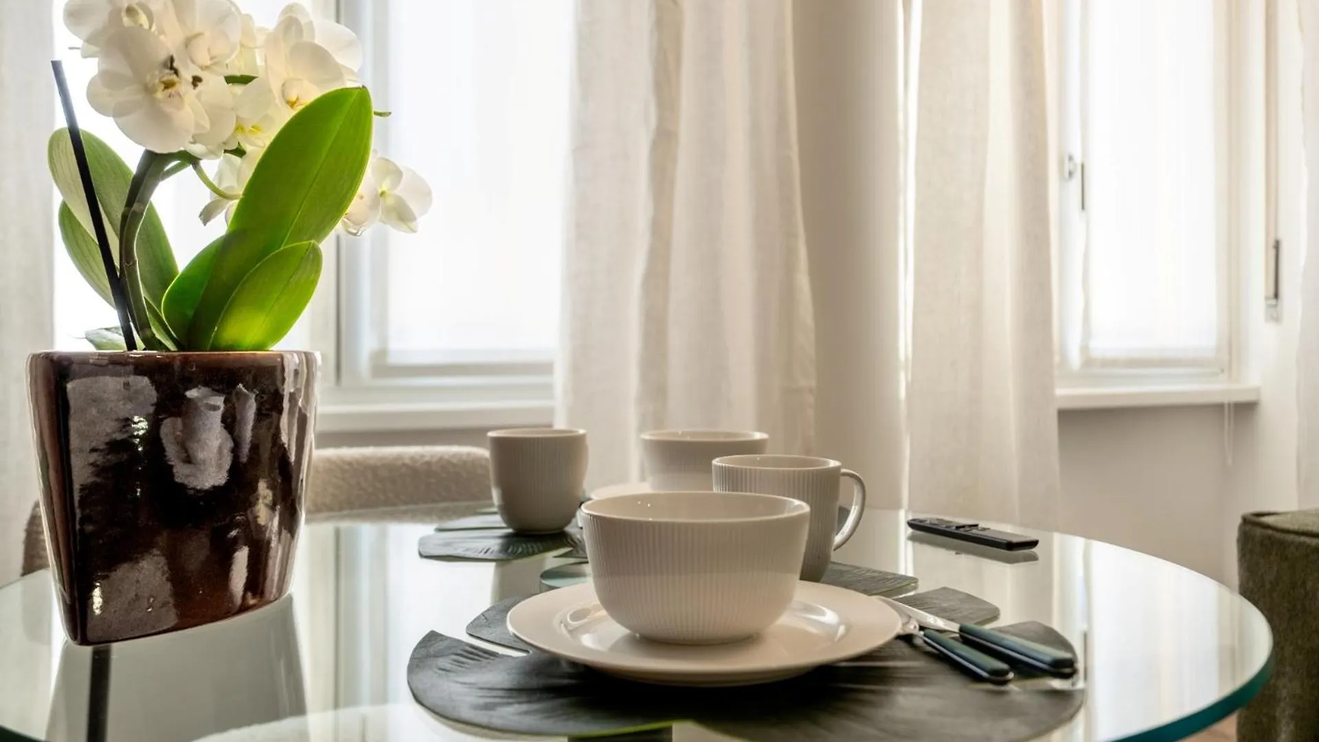 Jada Monforte- Exclusive Apt In The Heart Of The City Милан Италия