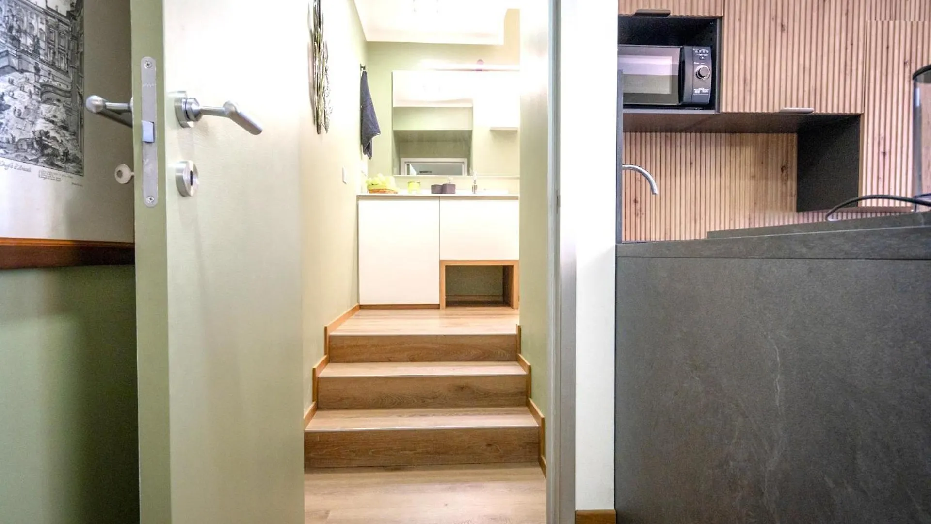 Jada Monforte- Exclusive Apt In The Heart Of The City Милан 0*,